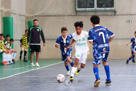 Copa Pelezinho ter&aacute; quatro jogos neste s&aacute;bado com decis&atilde;o no sub-6