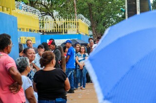 Quem trabalha no domingo de elei&ccedil;&atilde;o tem direito a sair para votar