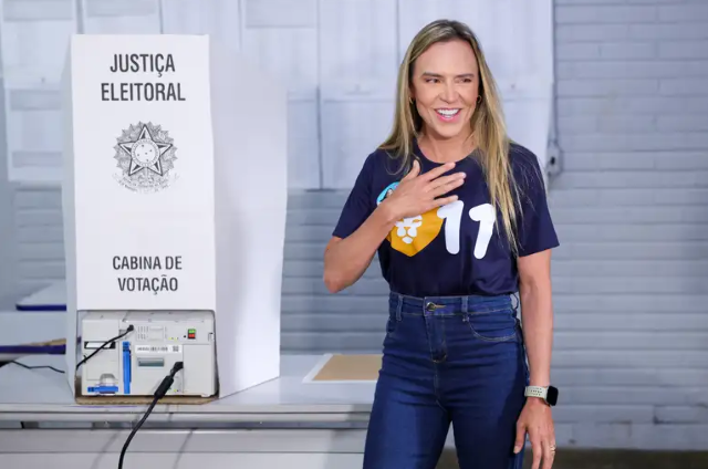 Celina Le&atilde;o &eacute; reeleita governadora do Distrito Federal com 57% dos votos