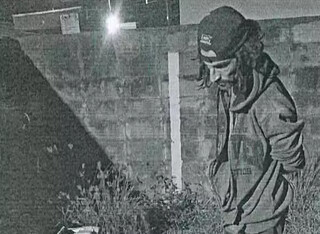 Homem entra pelo muro, furta ar-condicionado do CEM e &eacute; preso 