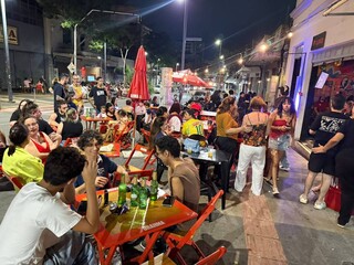 Com noite de karaok&ecirc;, Pizza Pub se despede da 14 de Julho ap&oacute;s 4 anos
