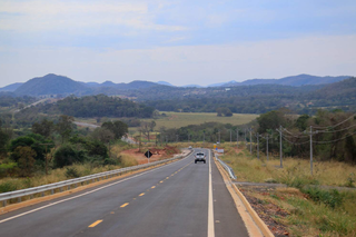 Duas empresas disputam obra para cercar 27 km de rodovia que leva a Bonito
