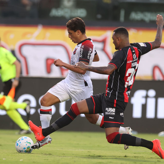 Athletico-PR cede empate ao Vitória e corre risco de sair do G4