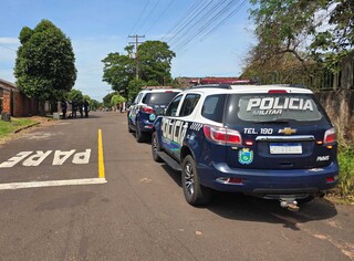 Ataque a tiros deixa 2 feridos em estado grave em Naviraí Ataque a tiros deixa 2 feridos em estado grave em Naviraí