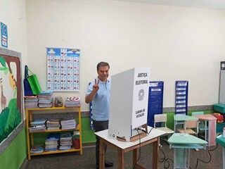 Nelsinho critica fanatismo político e pede respeito a quem perder eleição Nelsinho critica fanatismo político e pede respeito a quem perder eleição