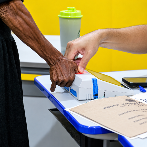 Elei&ccedil;&atilde;o come&ccedil;ou com problemas em urnas em 4 cidades de MS