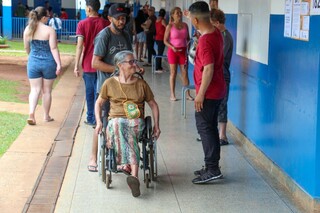 Quase 28 mil mesários dedicam o domingo à garantia do voto em MS Quase 28 mil mesários dedicam o domingo à garantia do voto em MS