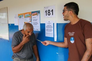 Quase 28 mil mesários dedicam o domingo à garantia do voto em MS Quase 28 mil mesários dedicam o domingo à garantia do voto em MS