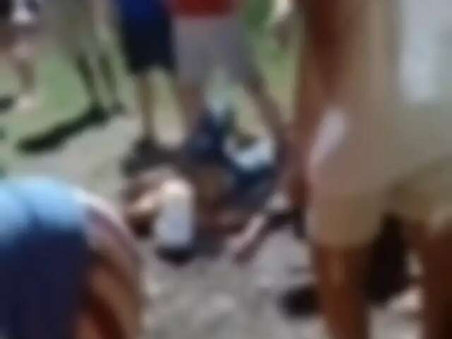Ataque a tiros durante comitiva pol&iacute;tica deixa homem ferido no t&oacute;rax