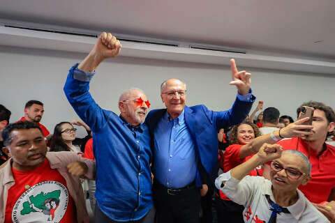 Lula agradece aos jovens pela vit&oacute;ria de virada e promete novo jeito de governar