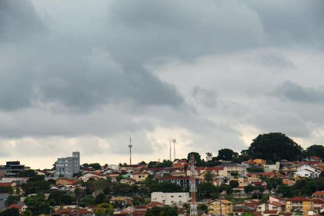 Alerta de tempestade continua nesta segunda com risco de granizo em MS