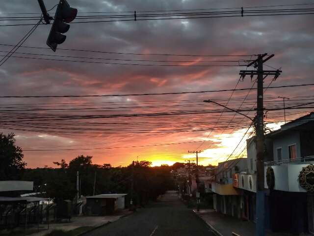 Frente fria derruba temperaturas e coloca MS em alerta para temporais