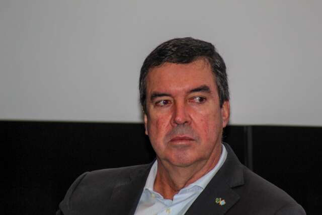 Riedel diz respeitar resultado, mas Fl&aacute;vio tem "legitimidade para questionar"