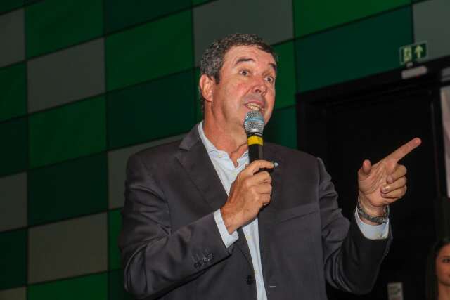 Riedel quer falar direto com Lula, só falta o número