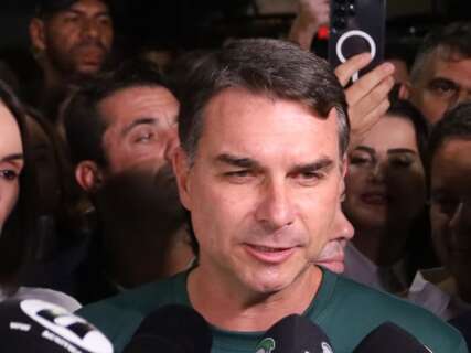 Fl&aacute;vio Bolsonaro tem passaportes cancelados pela Pol&iacute;cia Federal