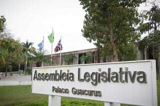 PEC adapta Constitui&ccedil;&atilde;o de MS &agrave; reforma tribut&aacute;ria e muda teto de auditores