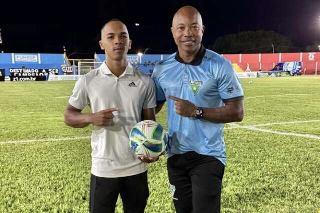 Pai e filho v&atilde;o dividir gramado como &aacute;rbitros em partida de estreia da Copa MS