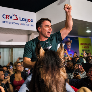 Aliado confirma chegada de Fl&aacute;vio Bolsonaro aos Estados Unidos, diz jornal