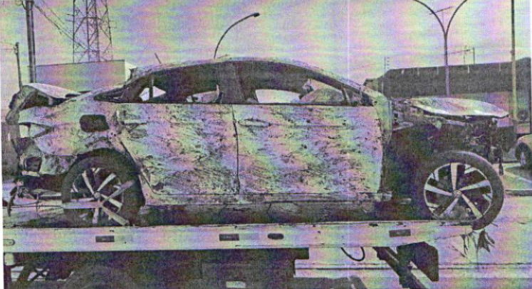 Após roubar motorista de aplicativo, casal capota carro e é preso