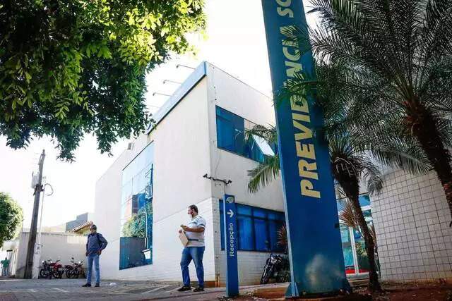 Feriado do servidor é transferido e agências do INSS fecham na sexta