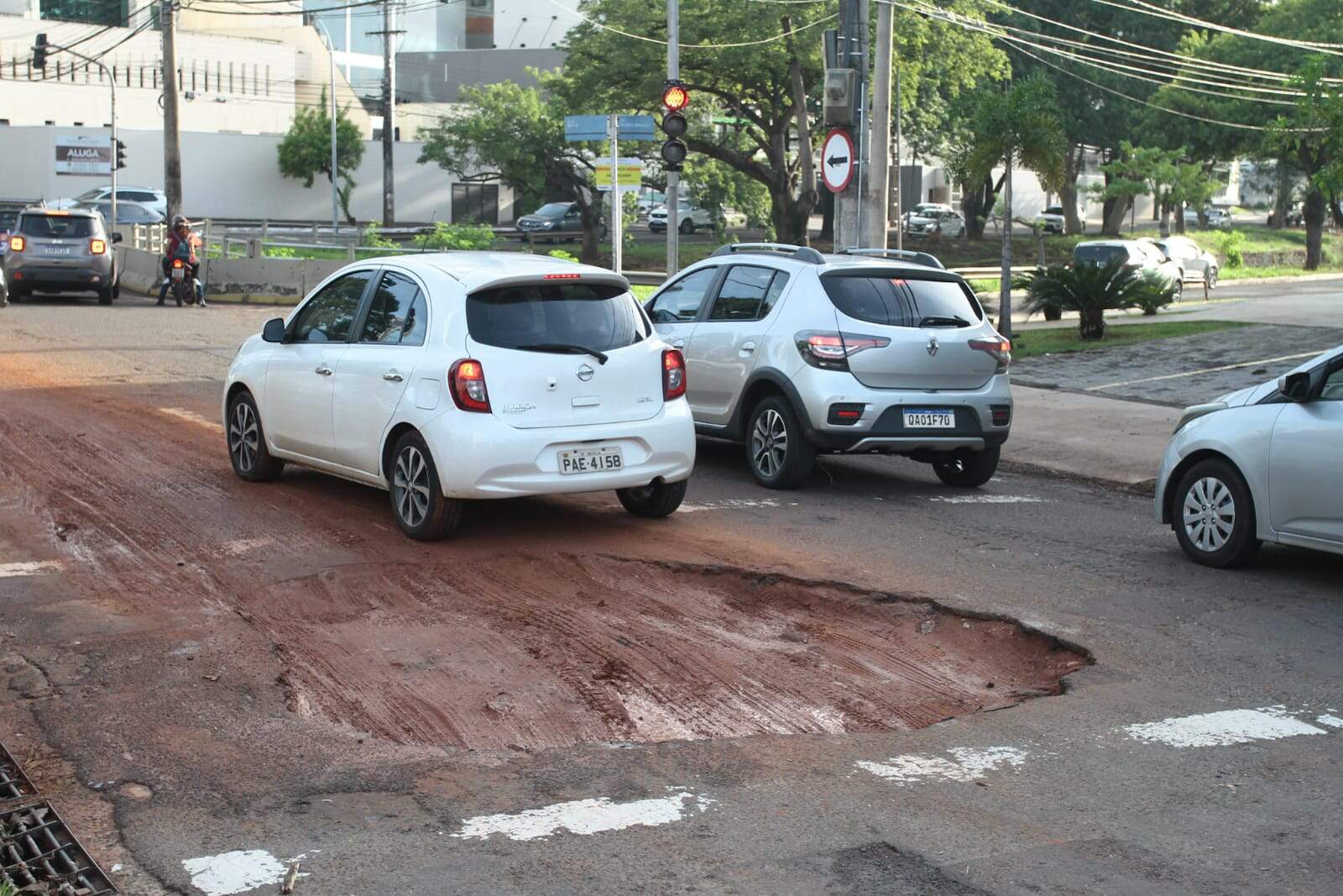 Mais de 50% da malha viária asfaltada de Campo Grande tem 30 anos ou mais