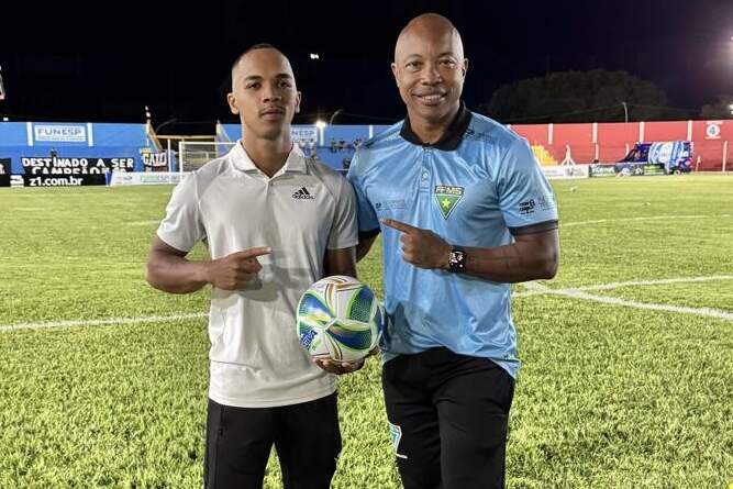 Pai e filho vão dividir gramado como árbitros em partida de estreia da Copa MS