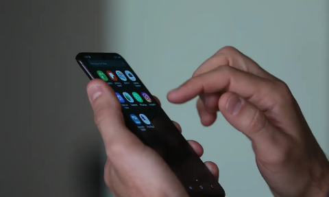 Linhas de celular ter&atilde;o reconhecimento facial obrigat&oacute;rio a partir de 2027