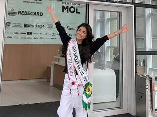 De paciente a miss, Kamily voltou ao hospital onde venceu leucemia De paciente a miss, Kamily voltou ao hospital onde venceu leucemia