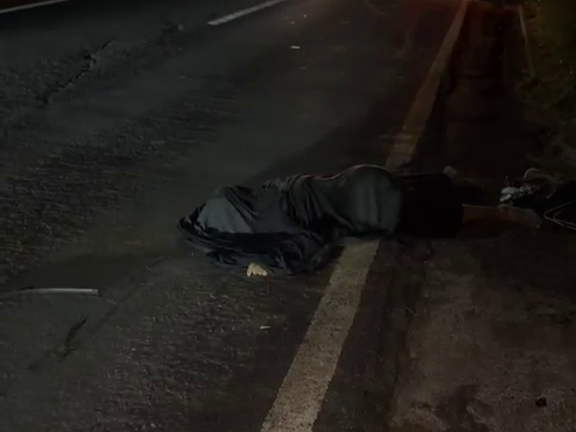 Homem morre atropelado por carro na Avenida Ministro Jo&atilde;o Arinos