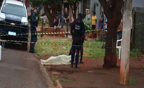 Dois s&atilde;o presos ap&oacute;s execu&ccedil;&atilde;o de mulher que saiu da cadeia h&aacute; 4 meses