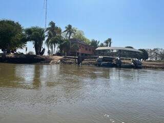 No Pantanal, a bancada do feriado troca o palanque pelo anzol No Pantanal, a bancada do feriado troca o palanque pelo anzol