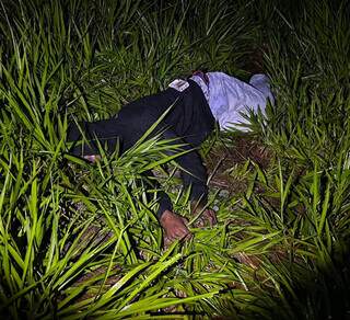 Homem morre eletrocutado ao tentar furtar cabo de rede elétrica de 13 mil volts Homem morre eletrocutado ao tentar furtar cabo de rede elétrica de 13 mil volts