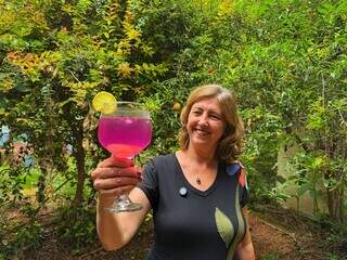 Zebrina n&atilde;o &eacute; s&oacute; enfeite, ela vira bebida mexicana rosa e refrescante