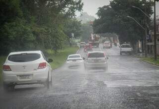 Campo Grande tem alerta de chuva e tempestade durante o feriad&atilde;o