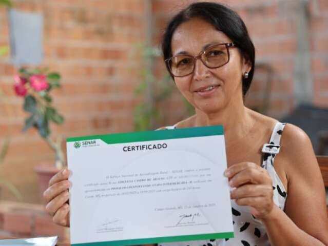 Ap&oacute;s uma vida dif&iacute;cil, Edileusa aprendeu a ler em 6 meses