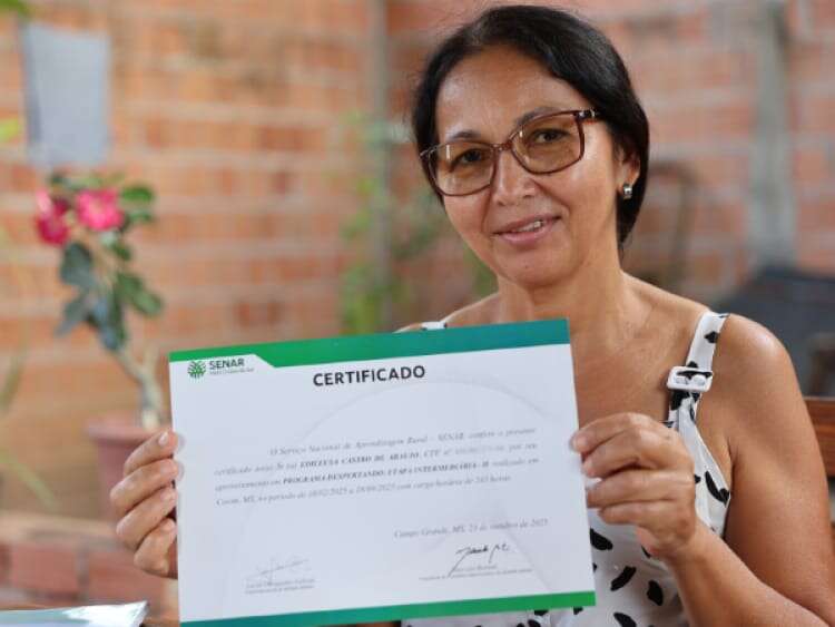 Após uma vida difícil, Edileusa aprendeu a ler em 6 meses
