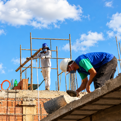 Constru&ccedil;&atilde;o civil ganha 210 mil trabalhadores em 3 meses no Brasil