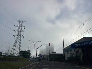 Dia come&ccedil;a com neblina e promessa &eacute; de chuva e at&eacute; granizo nesta sexta-feira