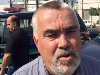 Ex-prefeito é condenado a 5 anos por contratar hotéis da família sem licitação Ex-prefeito é condenado a 5 anos por contratar hotéis da família sem licitação