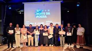 Noite da Poesia terá oficinas, palestras e R$ 12 mil em prêmios na Capital Noite da Poesia terá oficinas, palestras e R$ 12 mil em prêmios na Capital