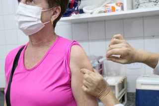 Vacinação terá plantão em duas unidades de saúde neste sábado Vacinação terá plantão em duas unidades de saúde neste sábado