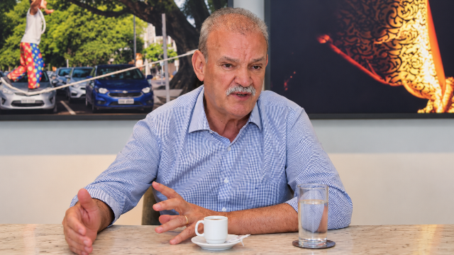 Frustrado, mas resignado, Geraldo d&aacute; adeus &agrave; C&acirc;mara, 'derrotado pela lacra&ccedil;&atilde;o'