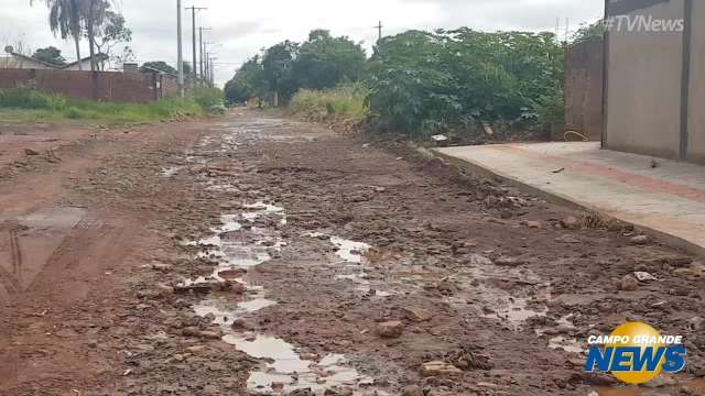 Em tempo de chuva, vias ficam intransitáveis na região da Três Barras