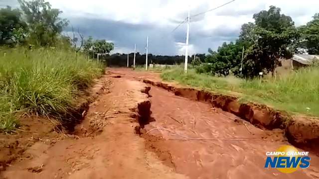 Rua no Jardim Noroeste desmanchou após a última chuva