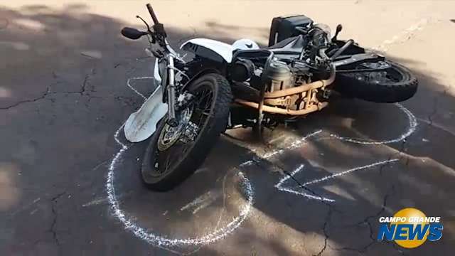 Policial militar se envolve em acidente de moto no Parque dos Poderes