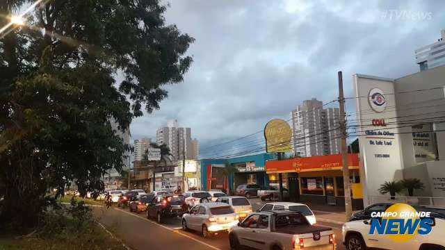 Céu escurece e confirma previsão de Semana Santa chuvosa