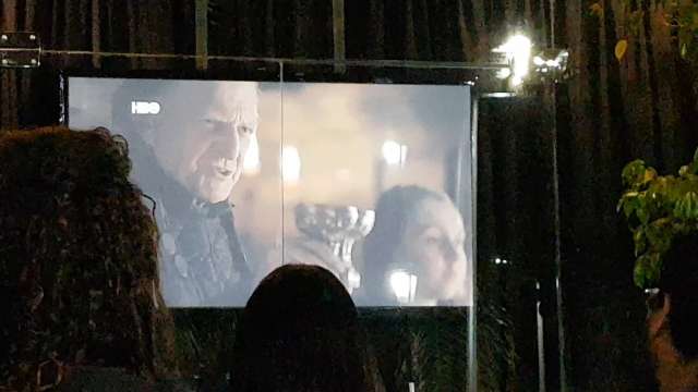 Fãs de Game of Thrones vão para os pubs da cidade  assistir a nova temporada