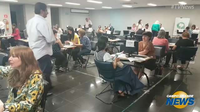 Contribuintes lotam centro de convenções para parcelar dívidas ajuizadas