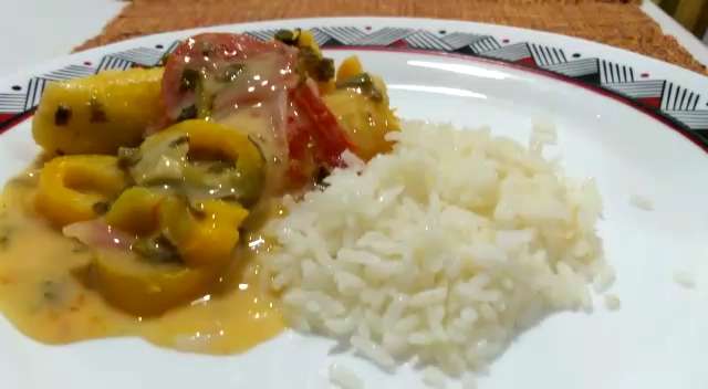 Banana da terra faz as vezes do peixe na moqueca vegetariana da Marta