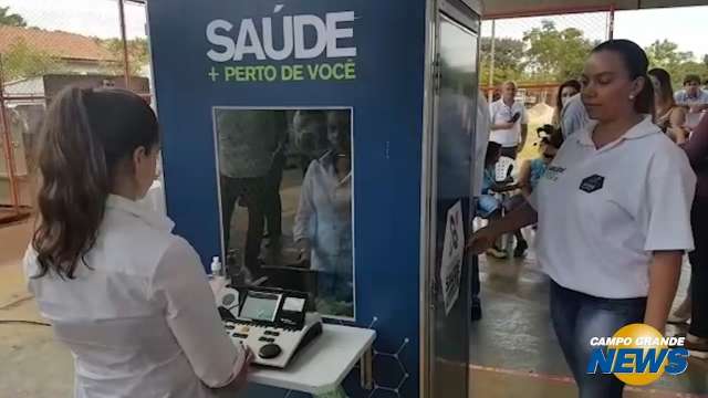 Com a presença de Reinaldo, Caravana da Saúde vai a escola da Capital